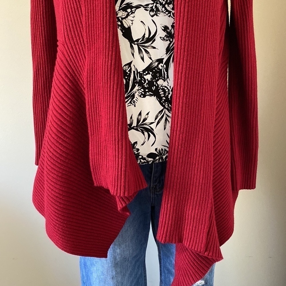 WHBM Floral Sleeveless Top Black White Sz M - Picture 10 of 10